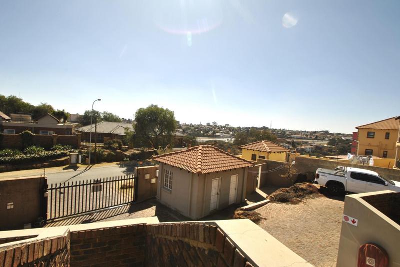 2 Bedroom Property for Sale in Winchester Hills Gauteng