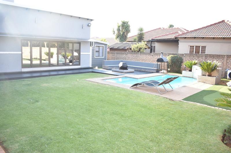 3 Bedroom Property for Sale in Parkrand Gauteng