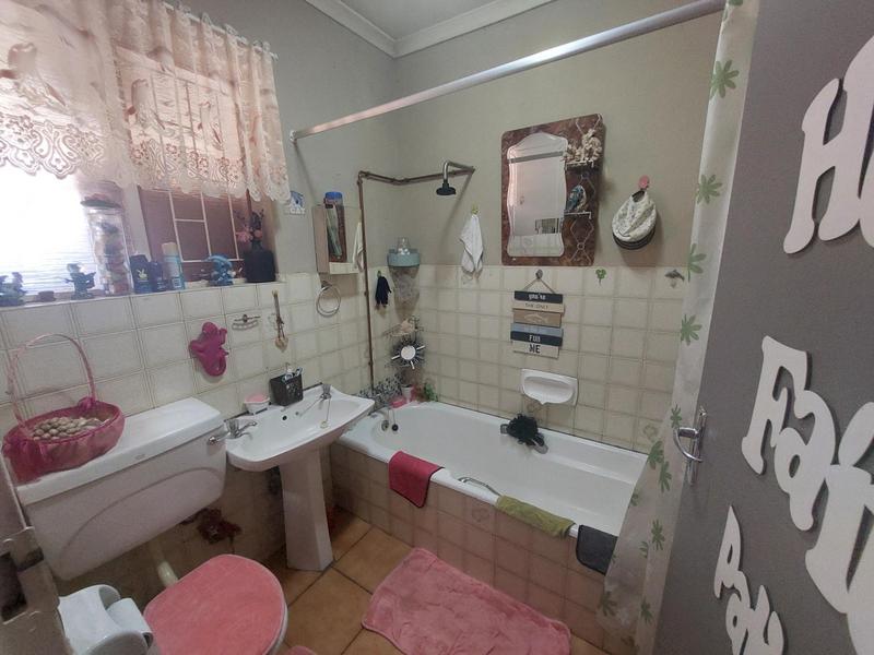 1 Bedroom Property for Sale in Hermanstad Gauteng