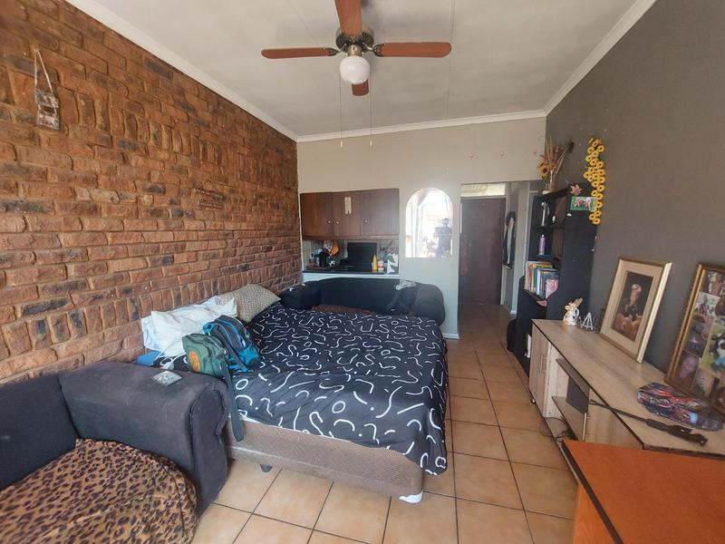 1 Bedroom Property for Sale in Hermanstad Gauteng