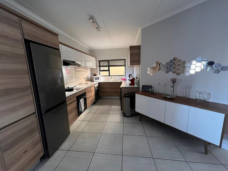 3 Bedroom Property for Sale in Waterfall Gauteng