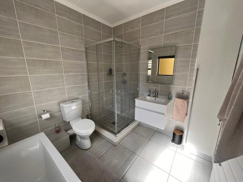 3 Bedroom Property for Sale in Waterfall Gauteng