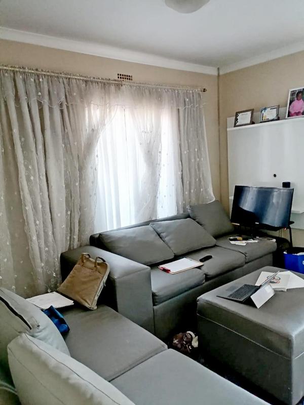 2 Bedroom Property for Sale in Clayville Gauteng