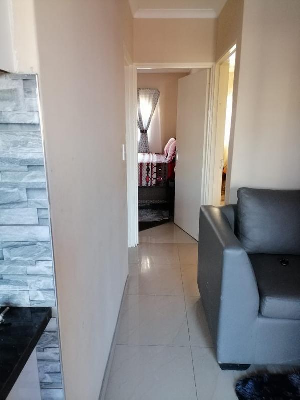 2 Bedroom Property for Sale in Clayville Gauteng