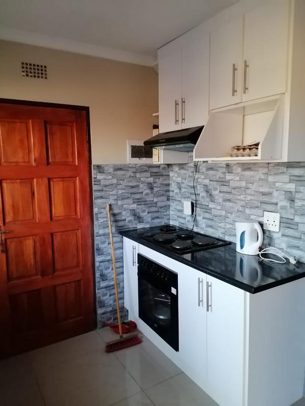 2 Bedroom Property for Sale in Clayville Gauteng