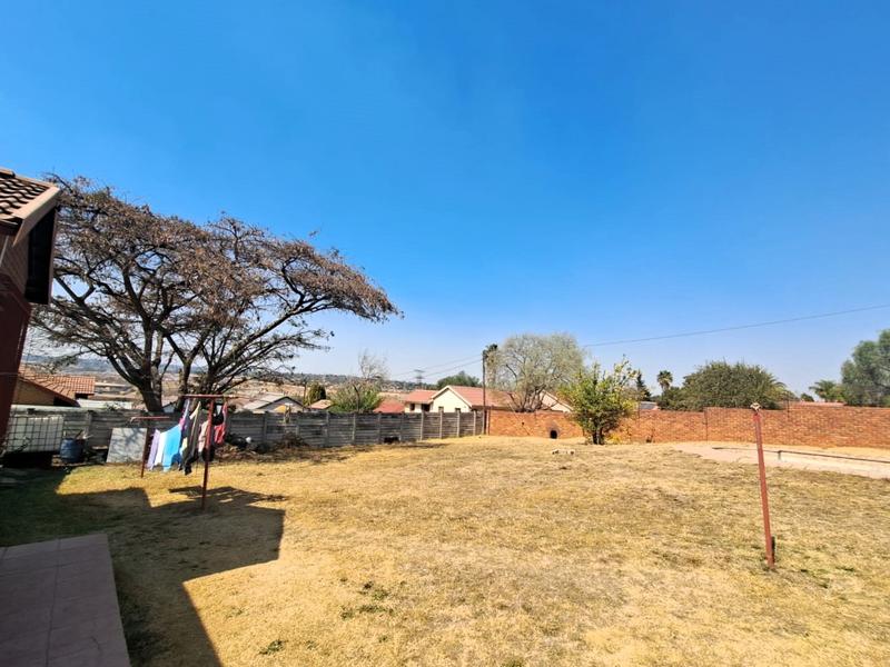 3 Bedroom Property for Sale in Heuweloord Gauteng