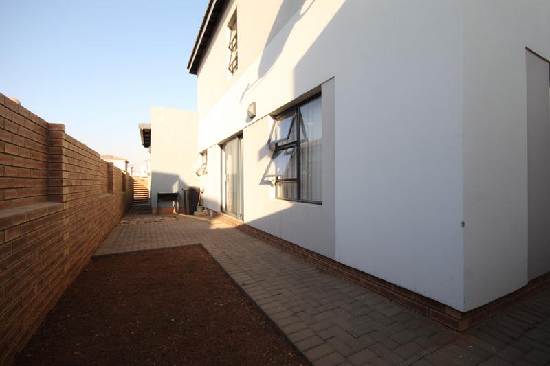 3 Bedroom Property for Sale in Thatchfield Gauteng