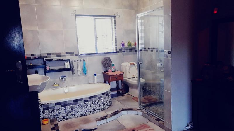 3 Bedroom Property for Sale in Vanderbijlpark SE 6 Gauteng