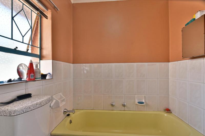 3 Bedroom Property for Sale in Mondeor Gauteng