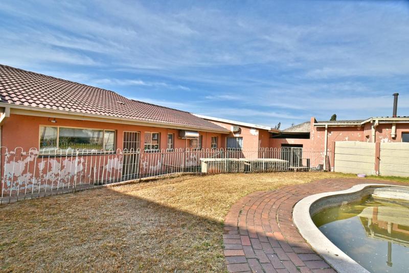 3 Bedroom Property for Sale in Mondeor Gauteng