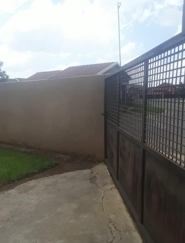 2 Bedroom Property for Sale in Windmill Park Gauteng