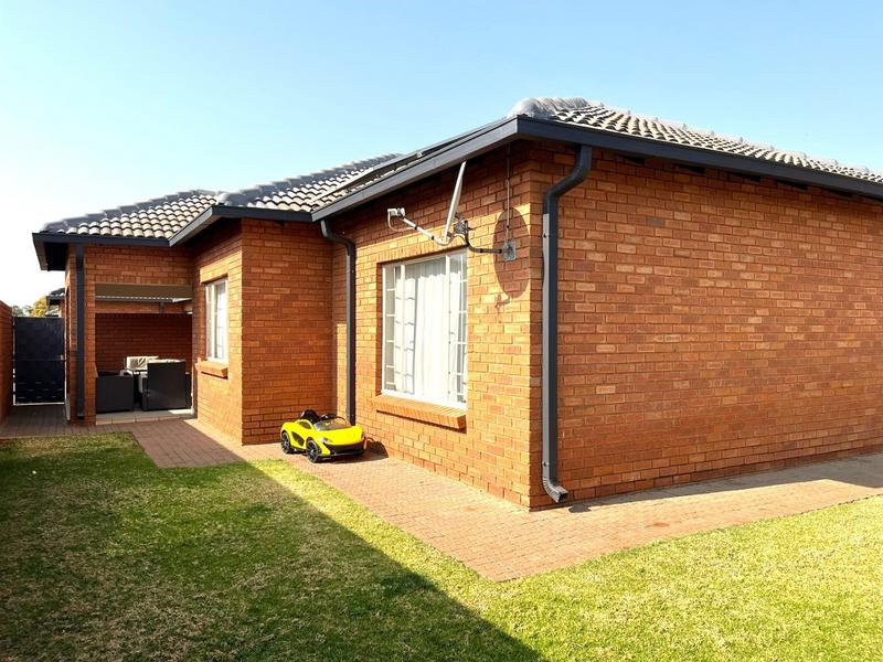 3 Bedroom Property for Sale in Kenley AH Gauteng