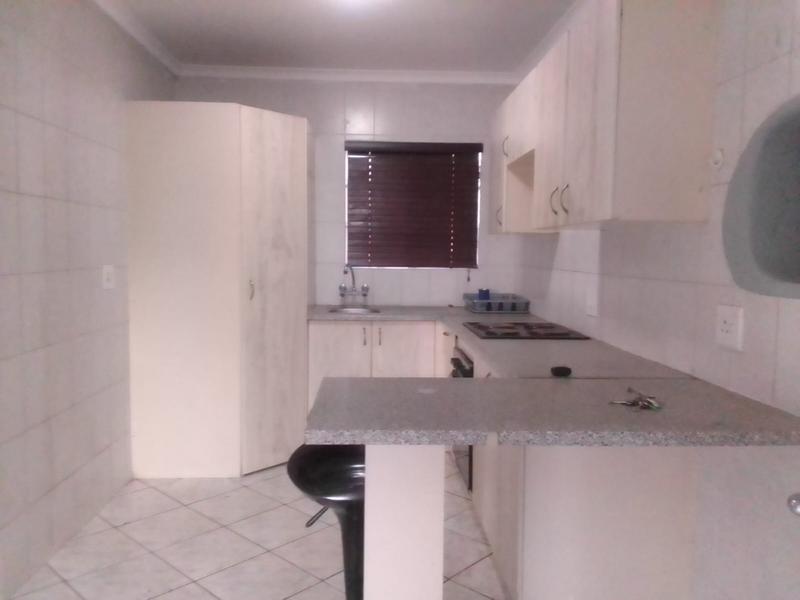 To Let 2 Bedroom Property for Rent in Glen Marais Gauteng