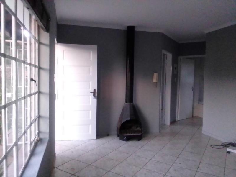 To Let 2 Bedroom Property for Rent in Glen Marais Gauteng