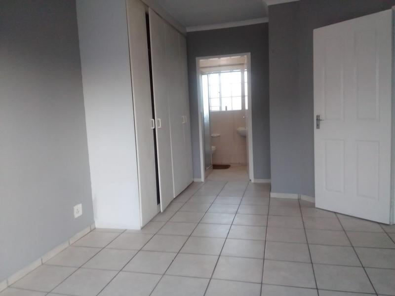 To Let 2 Bedroom Property for Rent in Glen Marais Gauteng