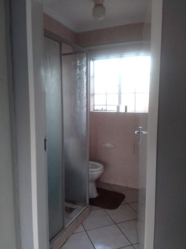 To Let 2 Bedroom Property for Rent in Glen Marais Gauteng