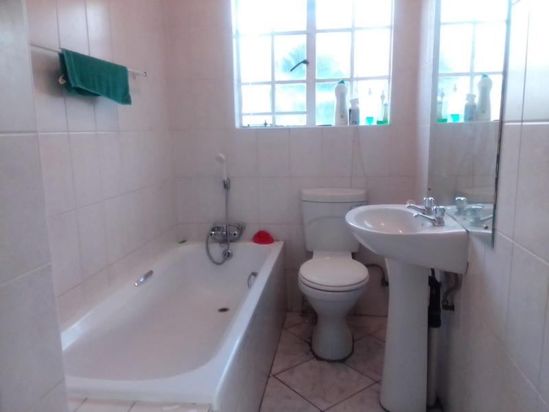 To Let 2 Bedroom Property for Rent in Glen Marais Gauteng