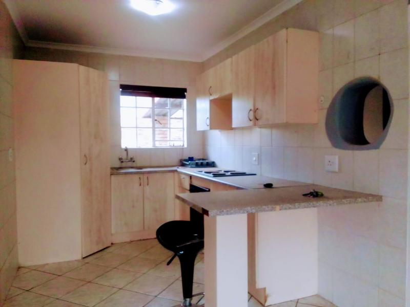 To Let 2 Bedroom Property for Rent in Glen Marais Gauteng