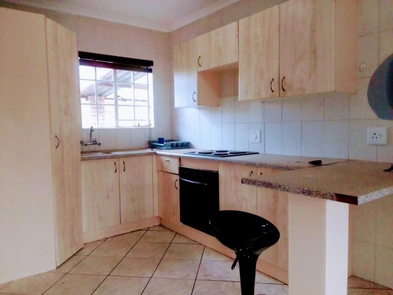 To Let 2 Bedroom Property for Rent in Glen Marais Gauteng