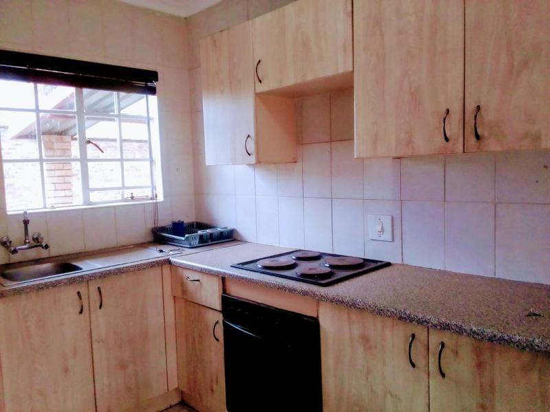 To Let 2 Bedroom Property for Rent in Glen Marais Gauteng