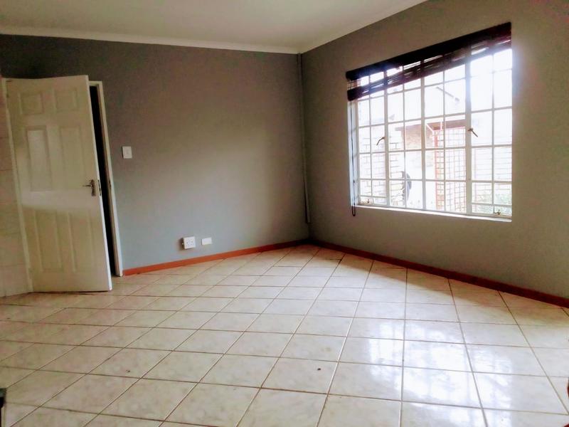 To Let 2 Bedroom Property for Rent in Glen Marais Gauteng