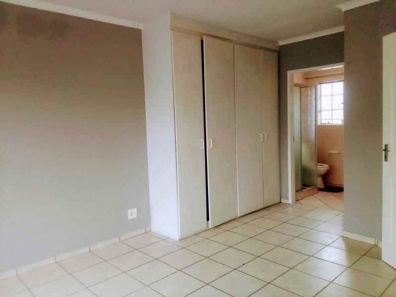 To Let 2 Bedroom Property for Rent in Glen Marais Gauteng