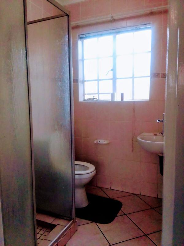 To Let 2 Bedroom Property for Rent in Glen Marais Gauteng