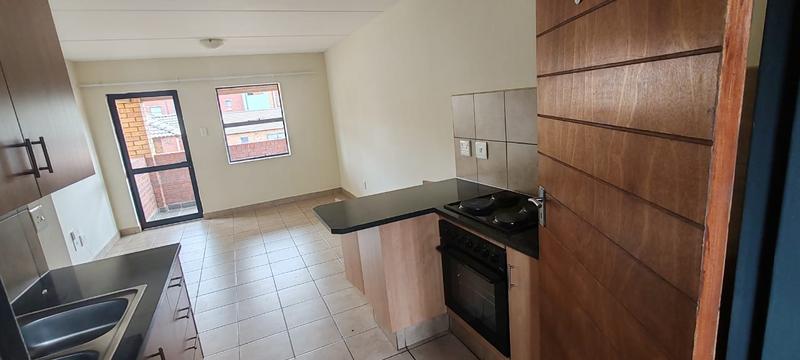 2 Bedroom Property for Sale in Olifantsvlei Gauteng