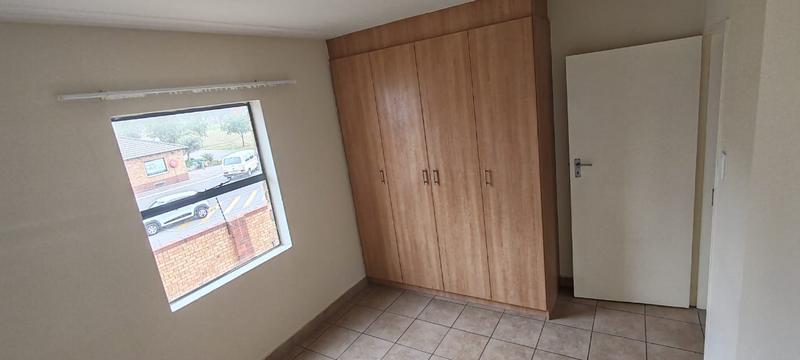 2 Bedroom Property for Sale in Olifantsvlei Gauteng