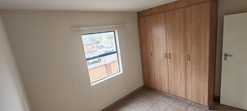 2 Bedroom Property for Sale in Olifantsvlei Gauteng