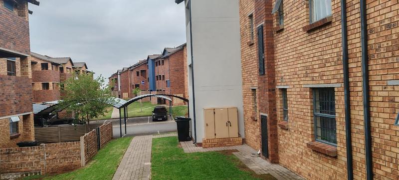 2 Bedroom Property for Sale in Olifantsvlei Gauteng