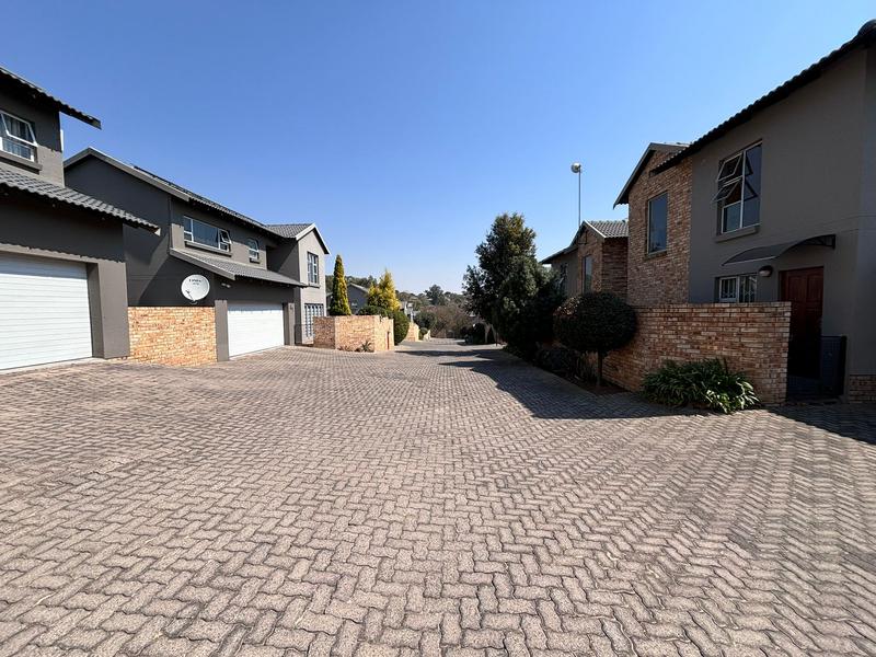 3 Bedroom Property for Sale in Honeydew Manor Gauteng