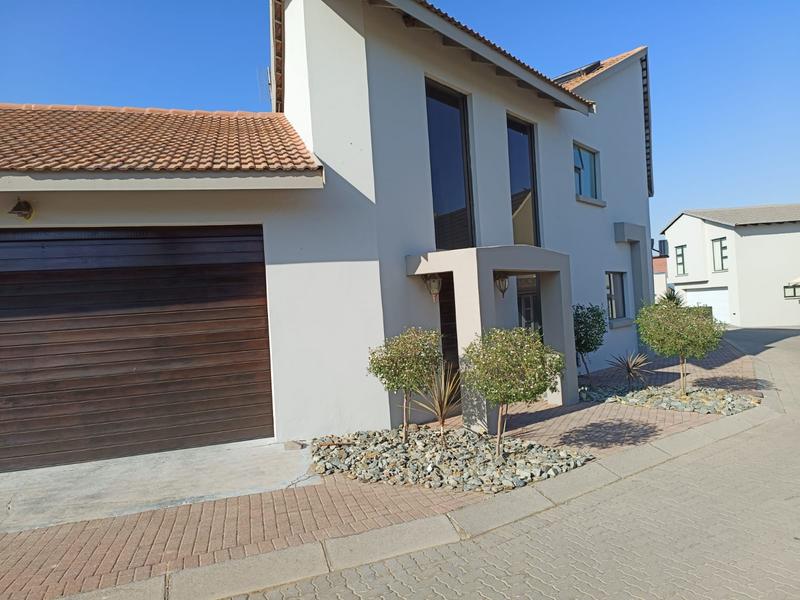 5 Bedroom Property for Sale in Misty Bay Gauteng