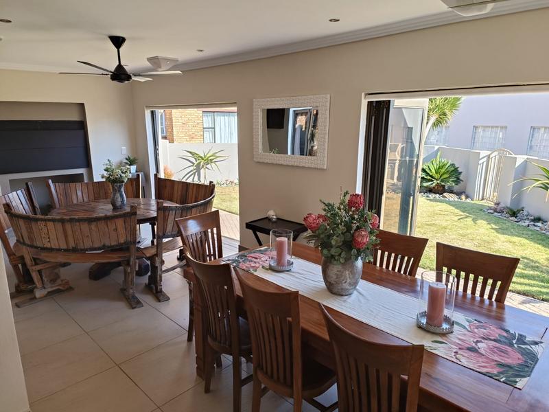 5 Bedroom Property for Sale in Misty Bay Gauteng