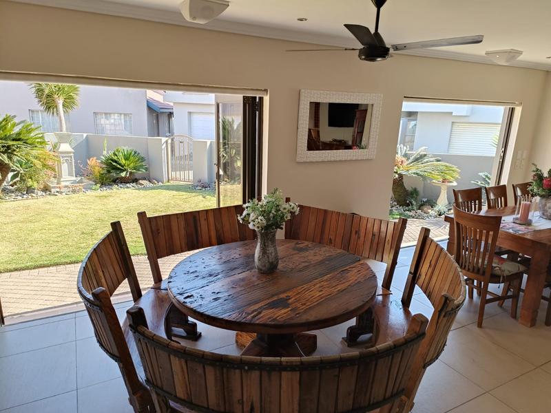 5 Bedroom Property for Sale in Misty Bay Gauteng