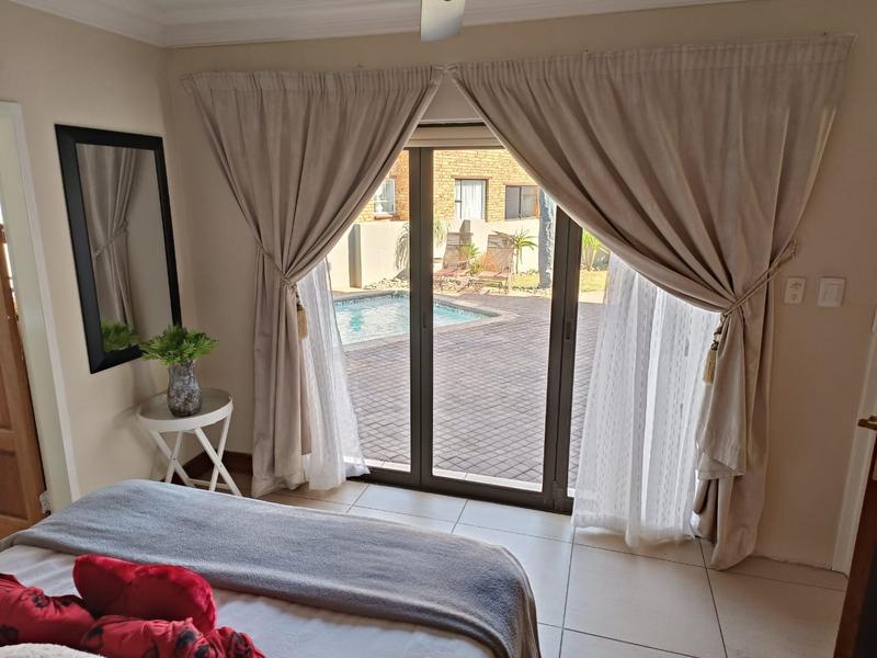 5 Bedroom Property for Sale in Misty Bay Gauteng