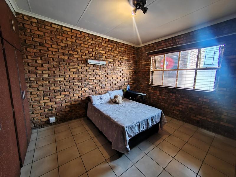 2 Bedroom Property for Sale in Pretoria North Gauteng