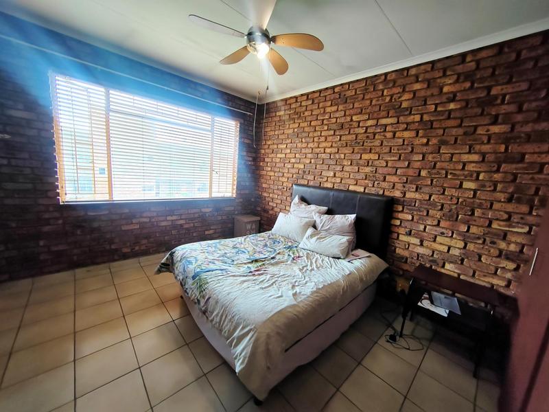 2 Bedroom Property for Sale in Pretoria North Gauteng