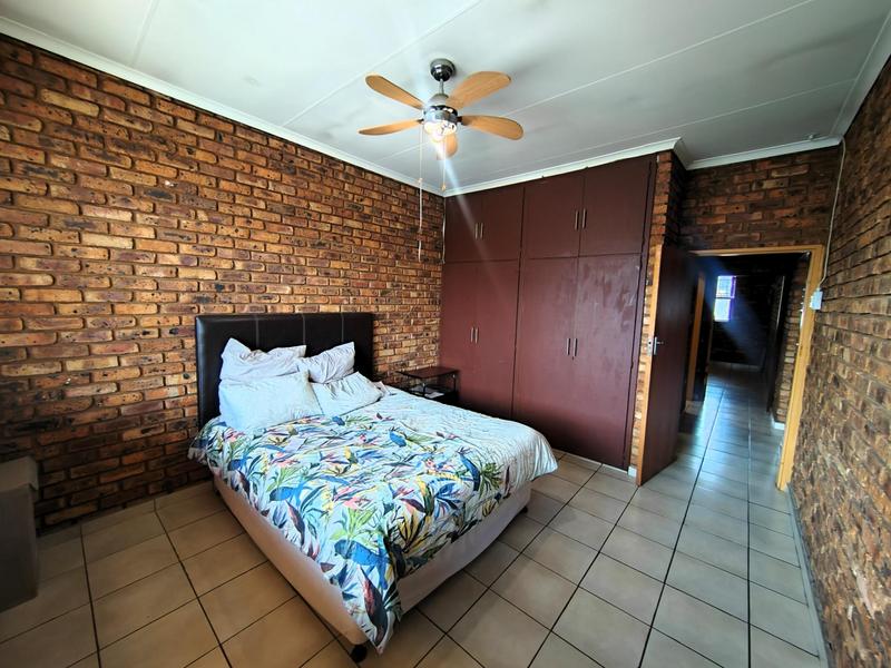 2 Bedroom Property for Sale in Pretoria North Gauteng