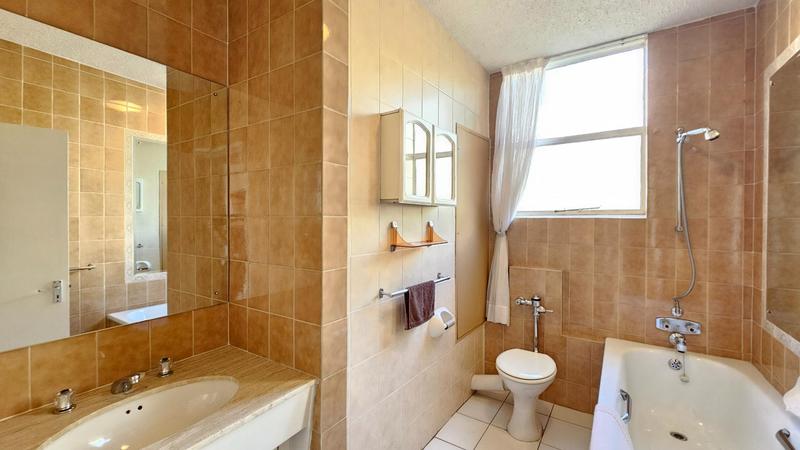 2 Bedroom Property for Sale in Sandhurst Gauteng