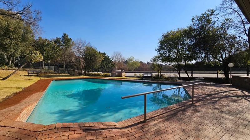 2 Bedroom Property for Sale in Sandhurst Gauteng