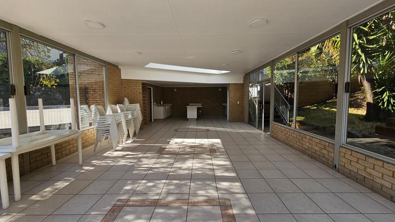 2 Bedroom Property for Sale in Sandhurst Gauteng