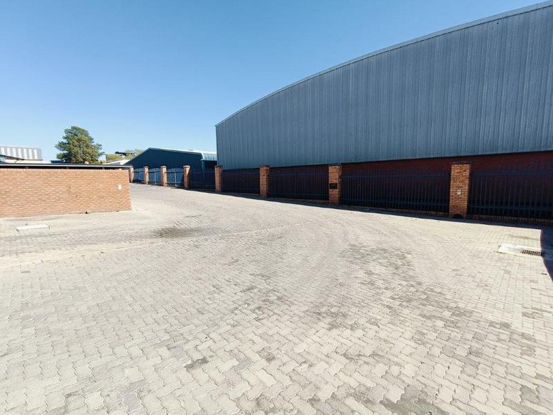 To Let commercial Property for Rent in North Riding Gauteng