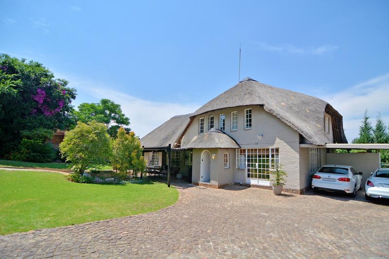 4 Bedroom Property for Sale in Sunninghill Gauteng