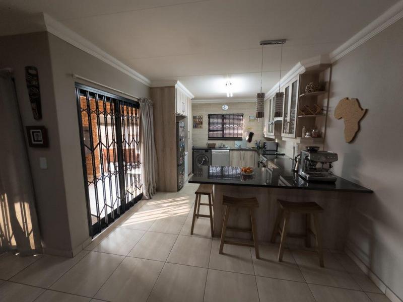 3 Bedroom Property for Sale in Brackendowns Gauteng