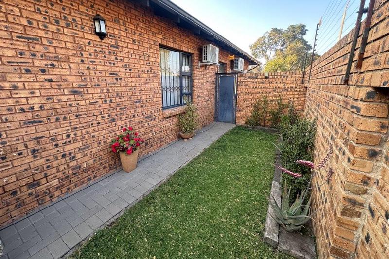 3 Bedroom Property for Sale in Brackendowns Gauteng