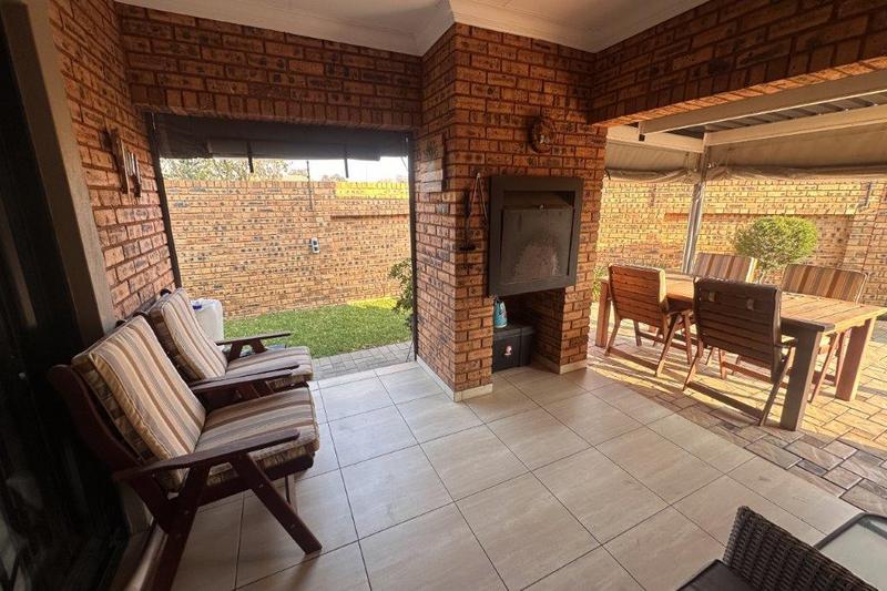 3 Bedroom Property for Sale in Brackendowns Gauteng