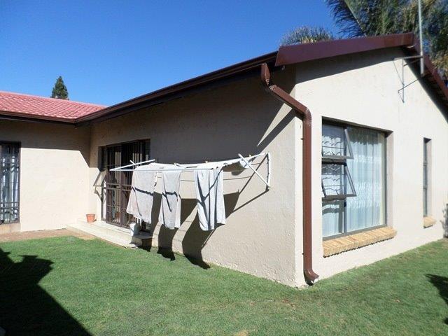 4 Bedroom Property for Sale in Brackenhurst Gauteng