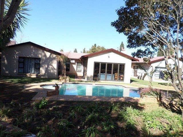 4 Bedroom Property for Sale in Brackenhurst Gauteng