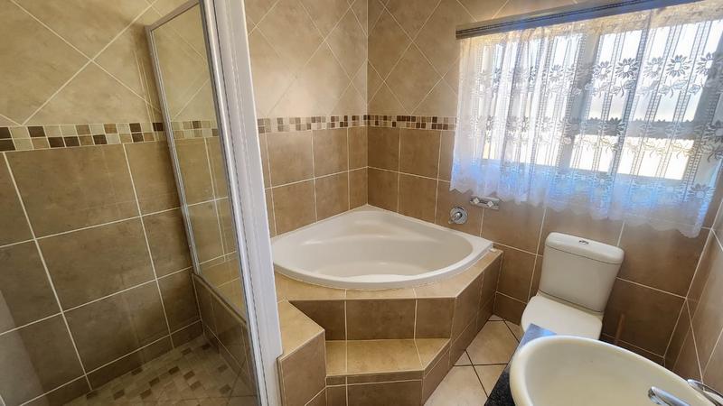 3 Bedroom Property for Sale in New Market Gauteng